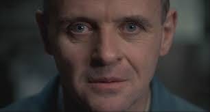 Anthony Hopkins como Hannibal Lecter em O Silêncio dos Inocentes, um dos filmes de suspense mais emblemáticos da história cinematográfica. Foto: Divulgação